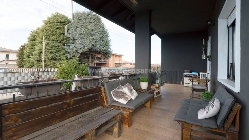 casa indipendente in vendita a Magnago in zona Bienate