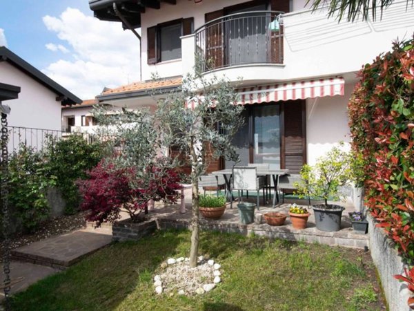 casa indipendente in vendita a Magnago