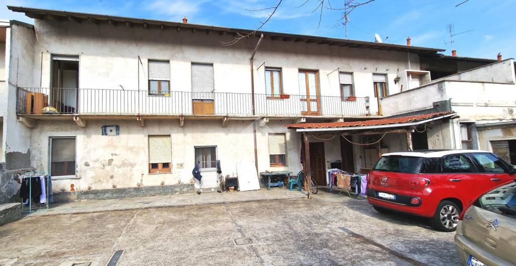 casa indipendente in vendita a Magnago