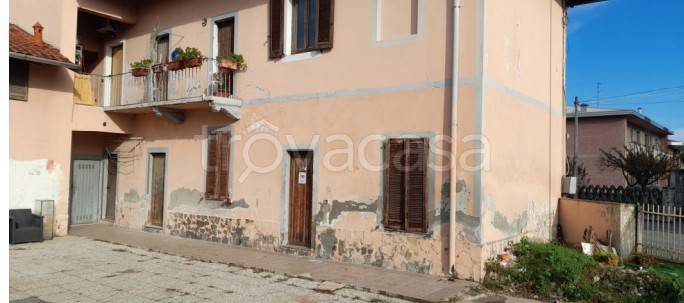 appartamento in vendita a Magnago in zona Bienate