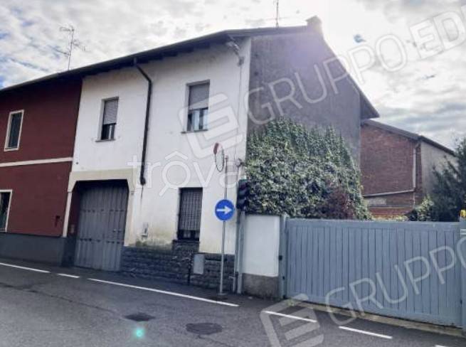 casa indipendente in vendita a Magnago