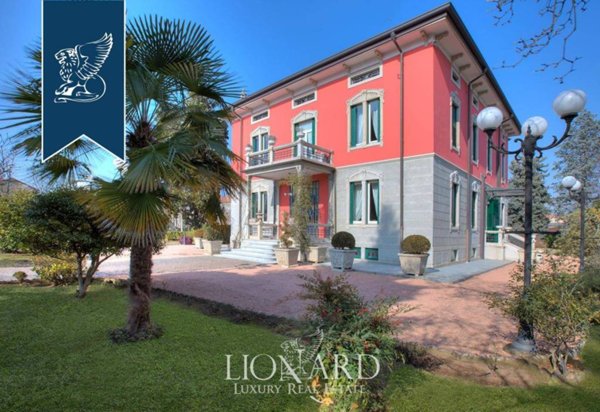 casa indipendente in vendita a Magnago