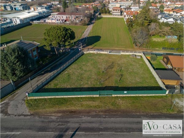 terreno edificabile in vendita a Magnago