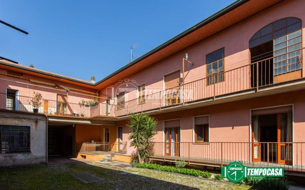 casa indipendente in vendita a Magnago