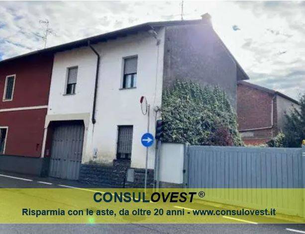 casa indipendente in vendita a Magnago