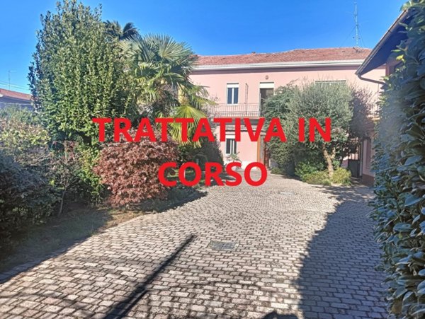 casa indipendente in vendita a Magnago