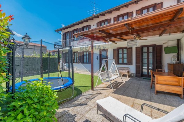 casa indipendente in vendita a Magnago
