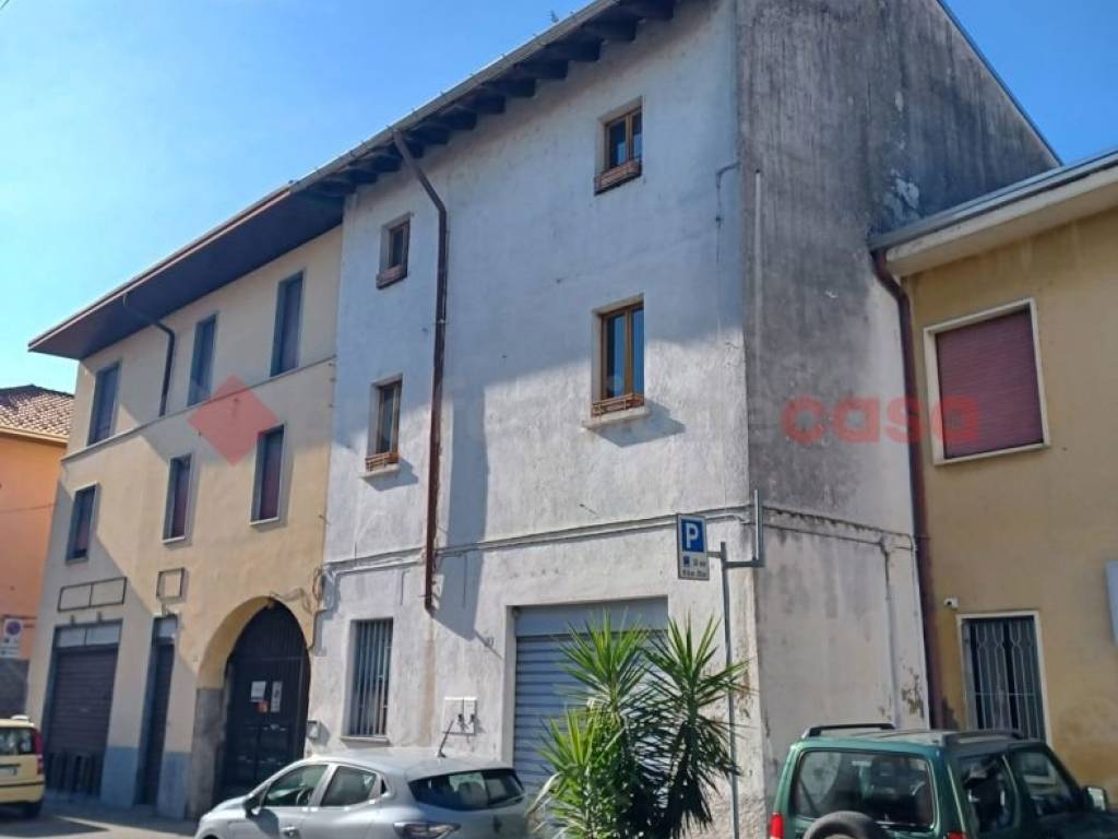appartamento in vendita a Magnago in zona Bienate