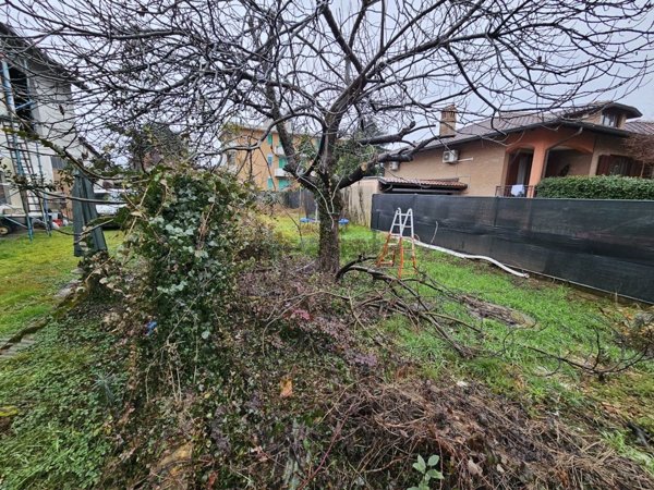 casa indipendente in vendita a Magnago