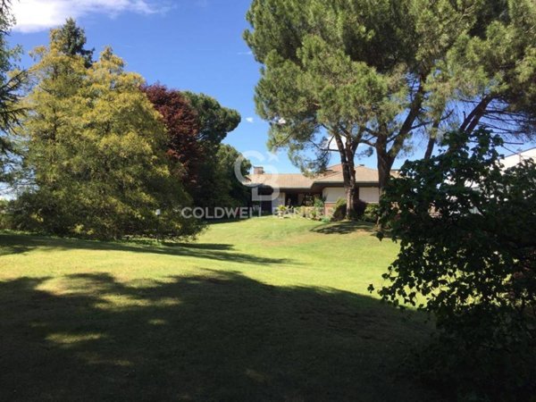 casa indipendente in vendita a Magnago in zona Bienate
