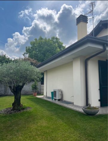 casa indipendente in vendita a Magnago