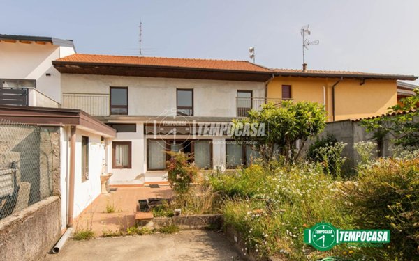 casa indipendente in vendita a Magnago