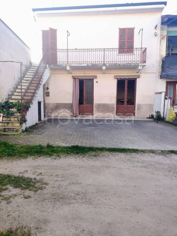 casa indipendente in vendita a Magnago