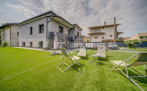 casa indipendente in vendita a Magnago