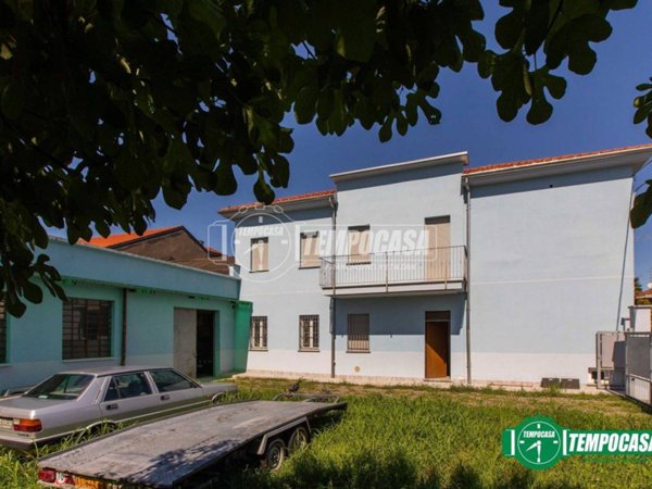 casa indipendente in vendita a Magnago