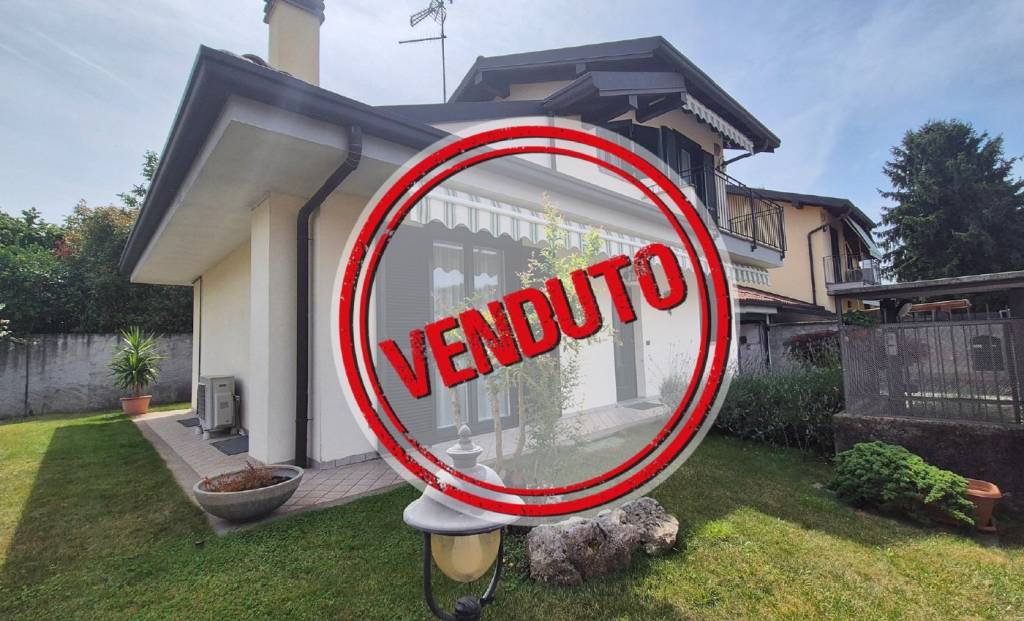 casa indipendente in vendita a Magnago
