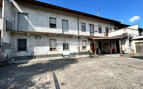 casa indipendente in vendita a Magnago