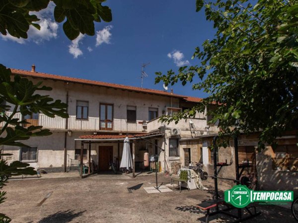 casa indipendente in vendita a Magnago