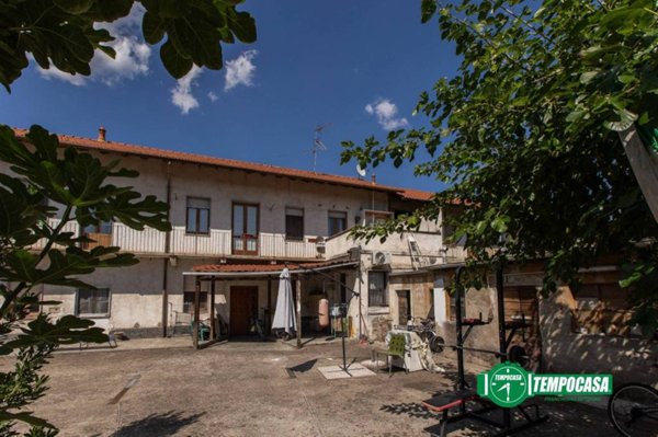 casa indipendente in vendita a Magnago