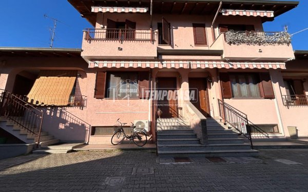 casa indipendente in vendita a Magnago