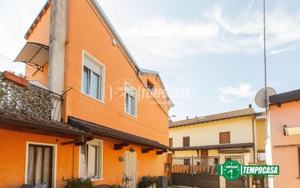 casa indipendente in vendita a Magnago