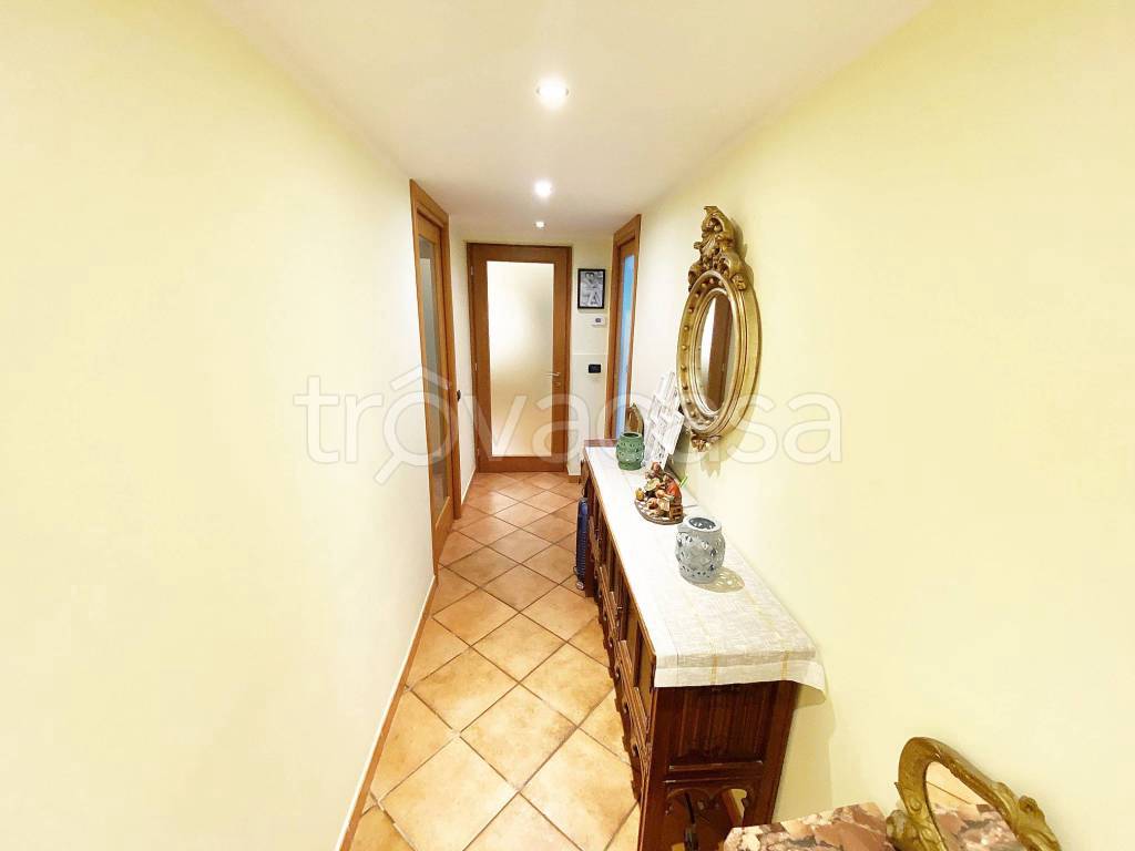 appartamento in vendita a Magnago in zona Bienate