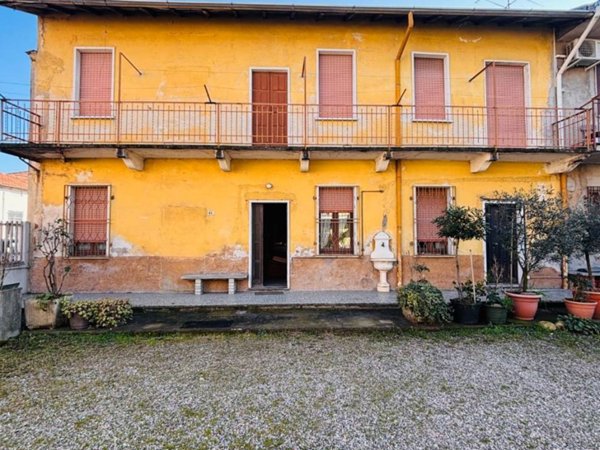 casa indipendente in vendita a Magnago in zona Bienate