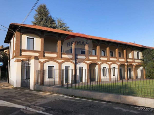 casa indipendente in vendita a Magnago
