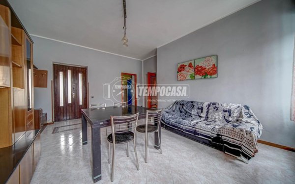 casa indipendente in vendita a Magnago