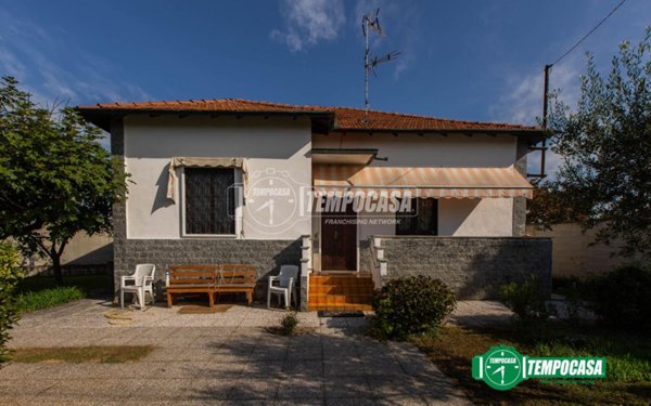 casa indipendente in vendita a Magnago