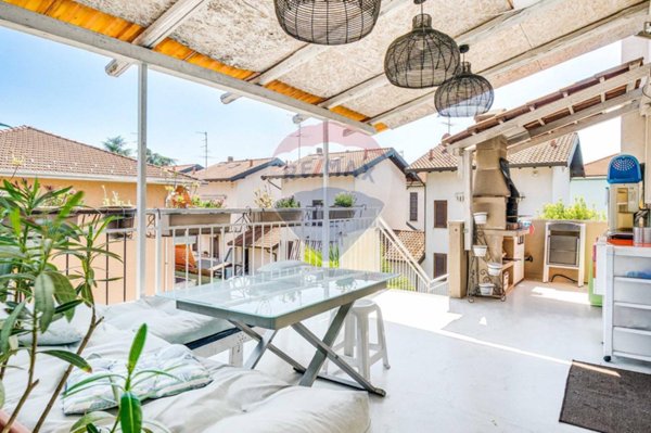 casa indipendente in vendita a Magnago