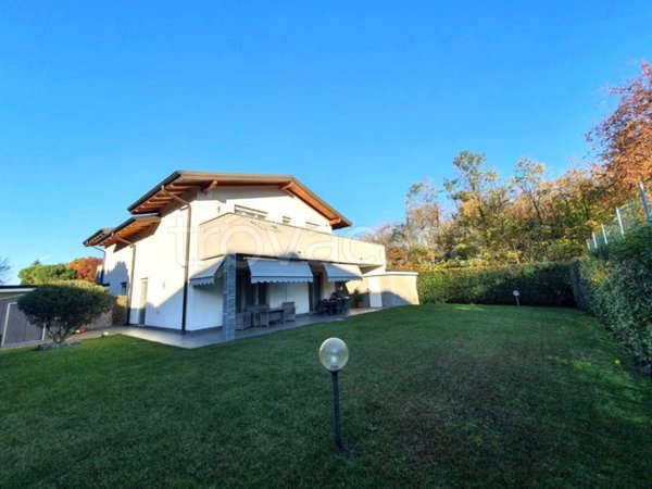 casa indipendente in vendita a Magnago