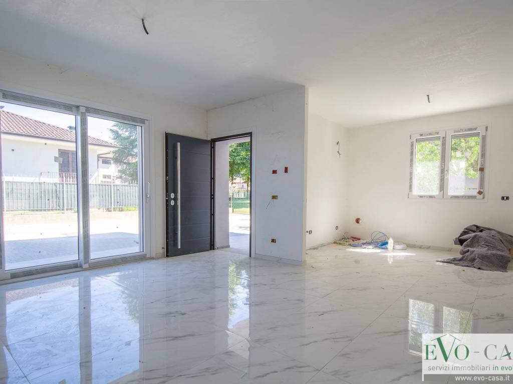 casa indipendente in vendita a Magnago