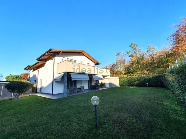 casa indipendente in vendita a Magnago