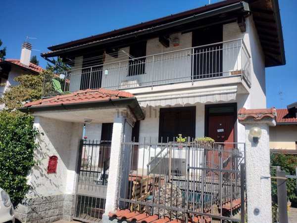 casa indipendente in vendita a Magnago