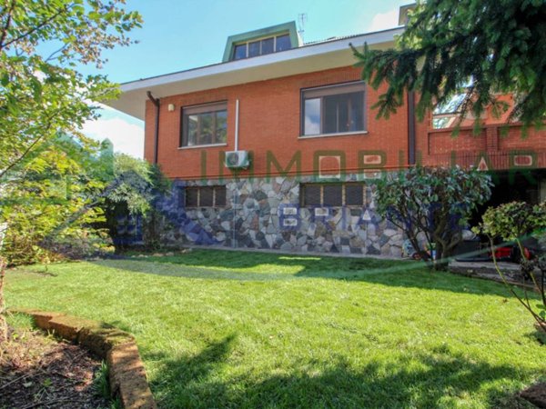 casa indipendente in vendita a Magnago in zona Bienate