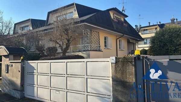 casa indipendente in vendita a Magnago