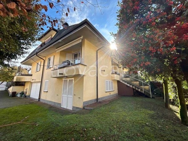 casa indipendente in vendita a Magnago