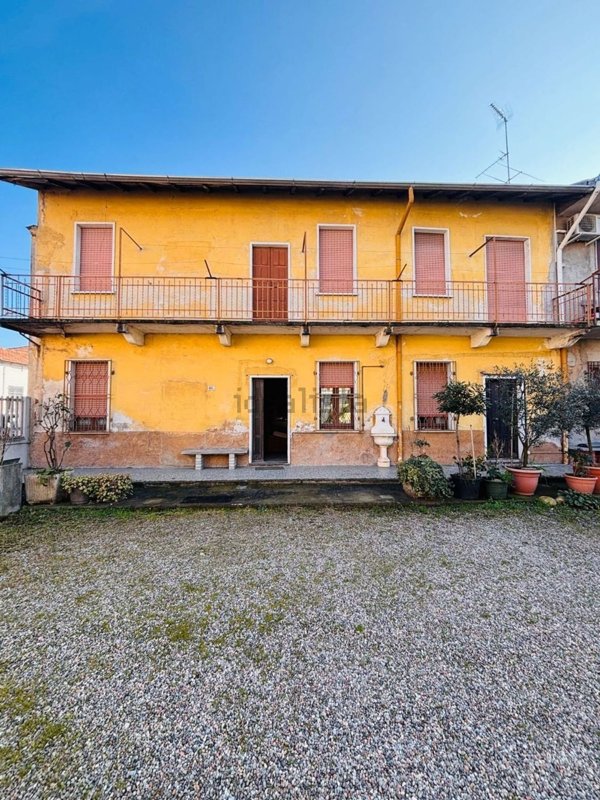 appartamento in vendita a Magnago in zona Bienate