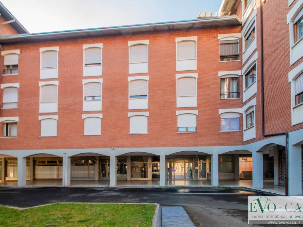 ufficio in vendita a Magnago