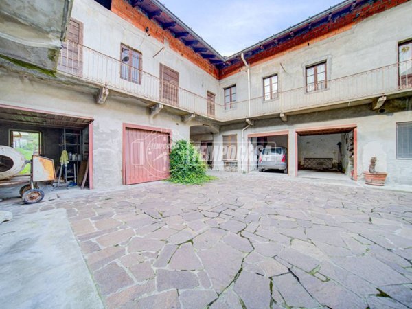 locale di sgombero in vendita a Magnago