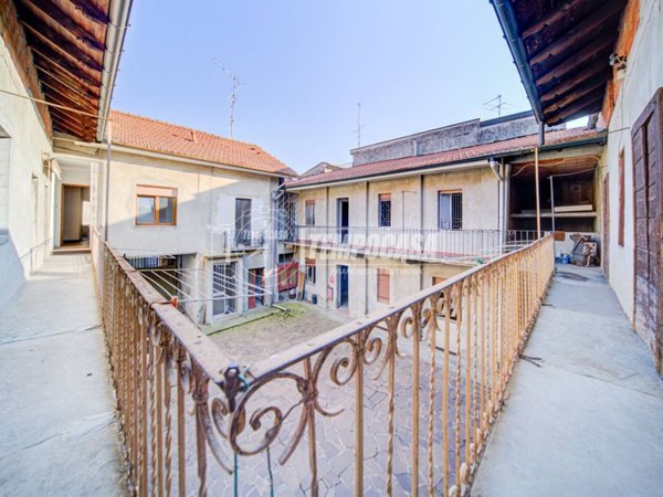 locale di sgombero in vendita a Magnago