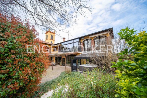 casa indipendente in vendita a Magnago