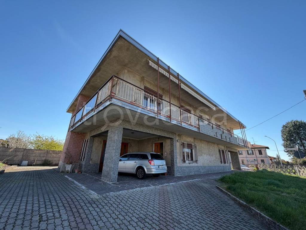 casa indipendente in vendita a Magnago