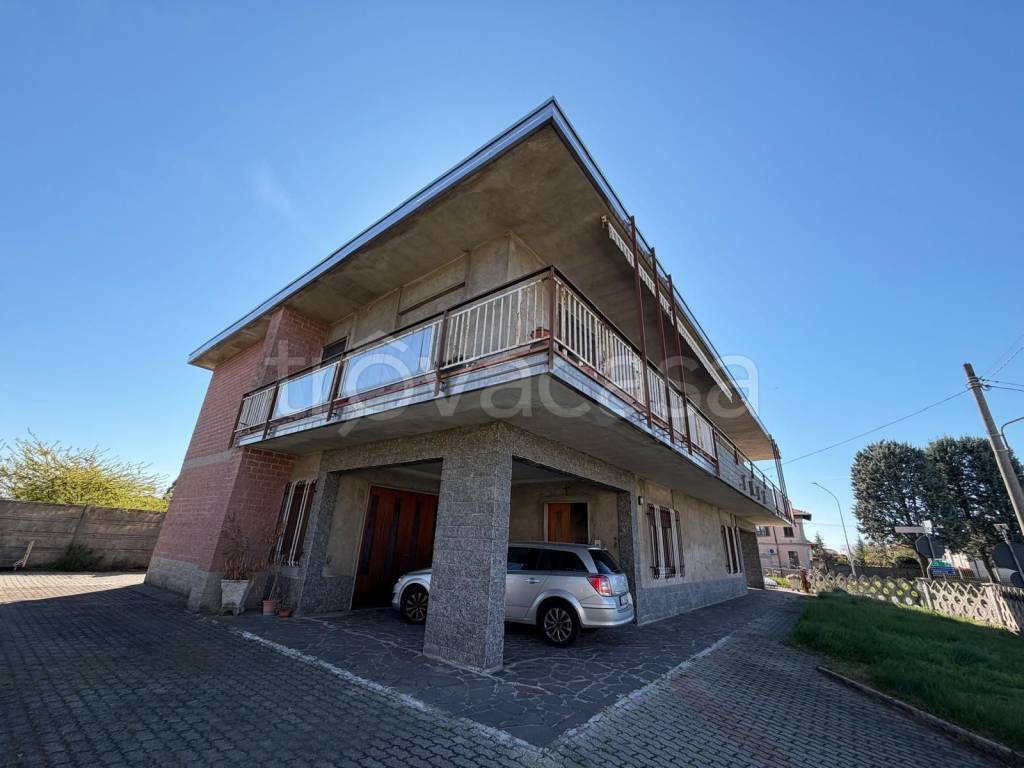 casa indipendente in vendita a Magnago