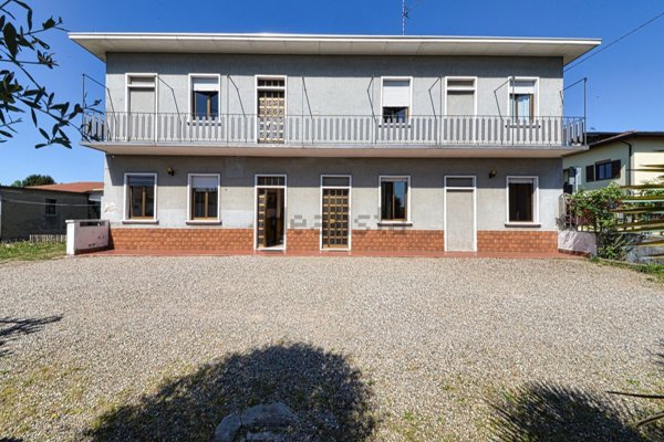 casa indipendente in vendita a Magnago