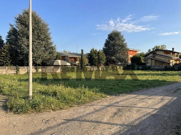 terreno edificabile in vendita a Magnago in zona Bienate