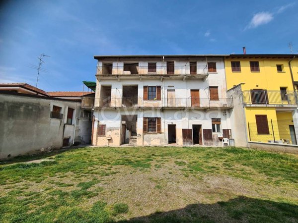 casa indipendente in vendita a Magnago in zona Bienate