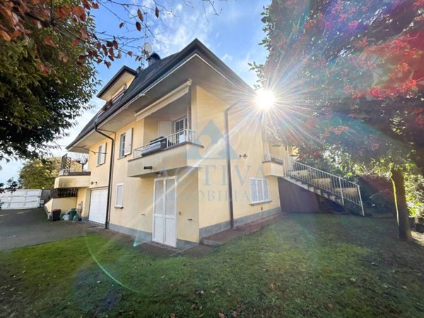 casa indipendente in vendita a Magnago in zona Bienate