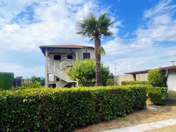 casa indipendente in vendita a Magnago in zona Bienate